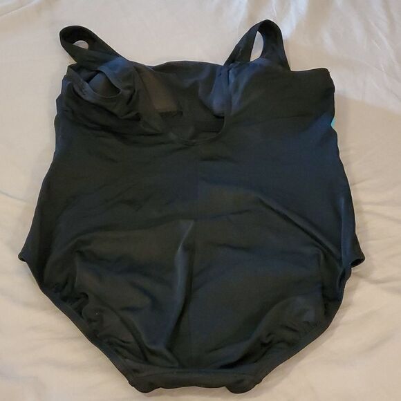 Great Lengths Ladies Swimsuit 14 - Picture 4 of 8